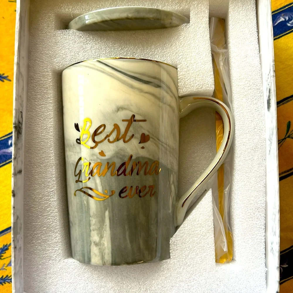 NWT. Best Grandma Ever gray marbled ceramic mug. With a coaster and metal spoon